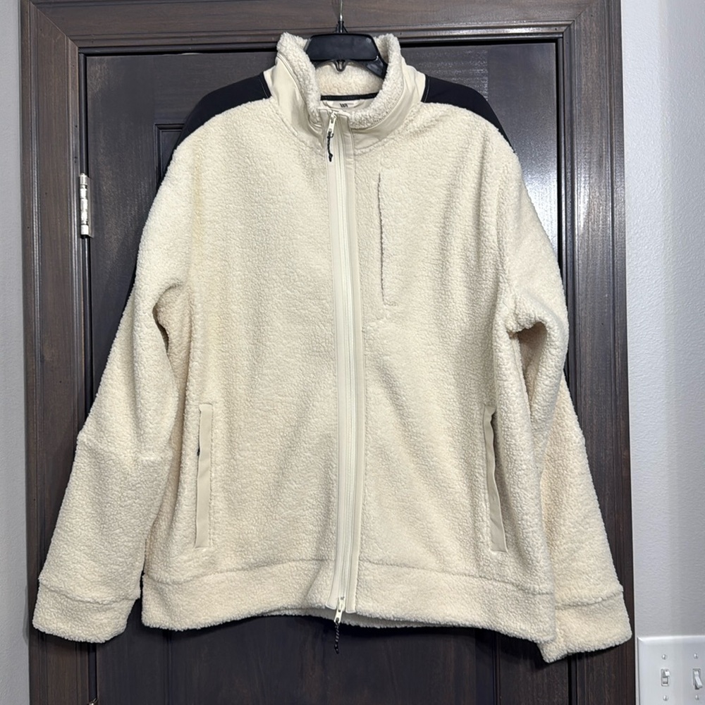 VRST NWT Men's cream Sherpa Jacket Size‎ XXL